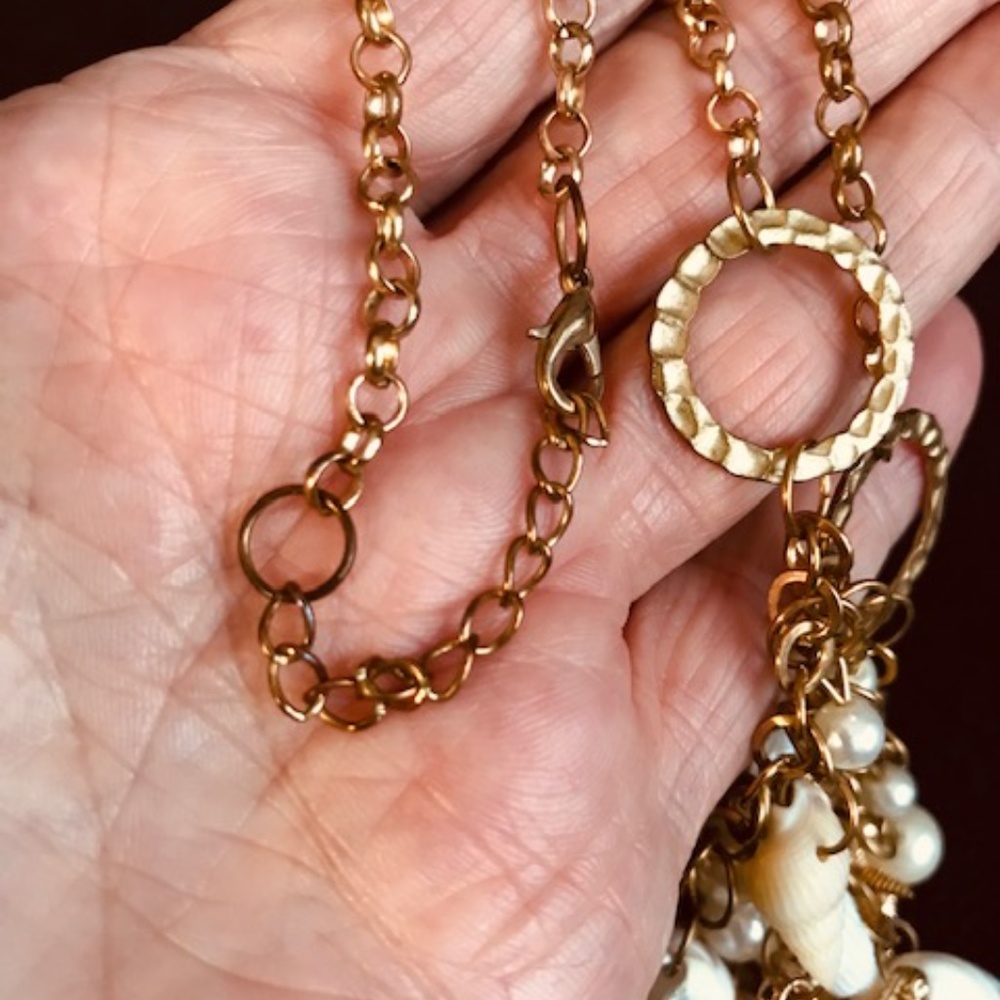Sea Shell Necklace & Bracelet Set - Picture 4 of 8